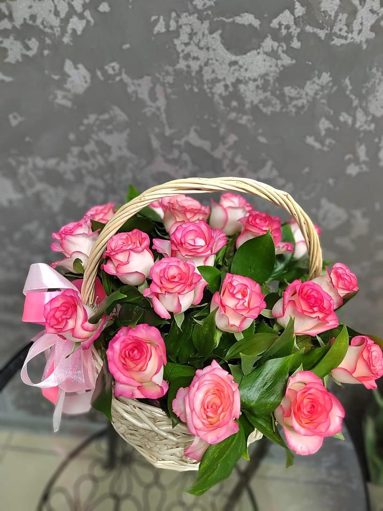Цветочная композиция из Розы в корзине в Полысаево