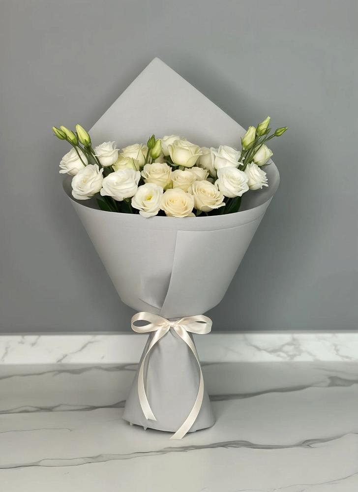 Букет цветов из: Розы и Лизиантусы в Полысаево