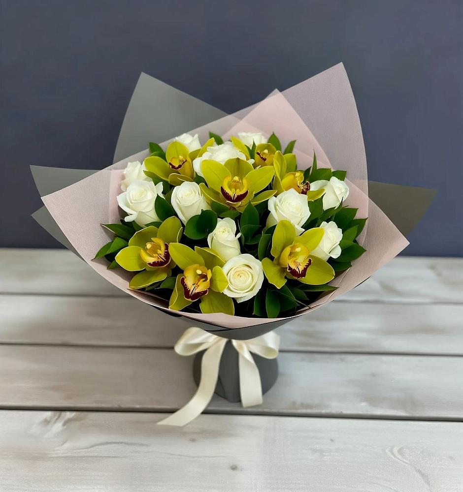 Букет цветов из: Орхидеи и Розы в Полысаево