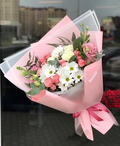 Букет цветов из: Розы, Лизиантусы и Хризантемы в Полысаево